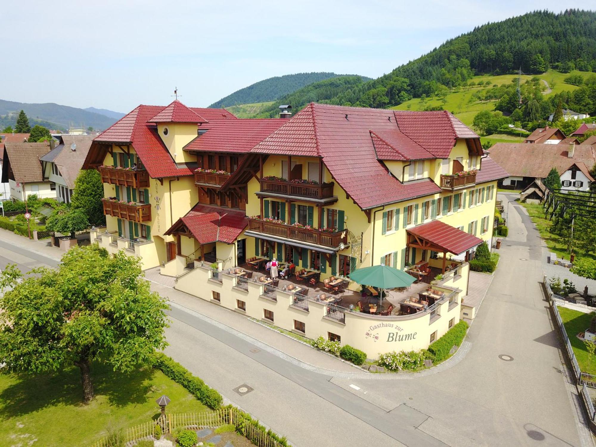 Mosers Blume Relax & Genuss Hotel ฮาสลัค อิม คินซิกทัล ภายนอก รูปภาพ