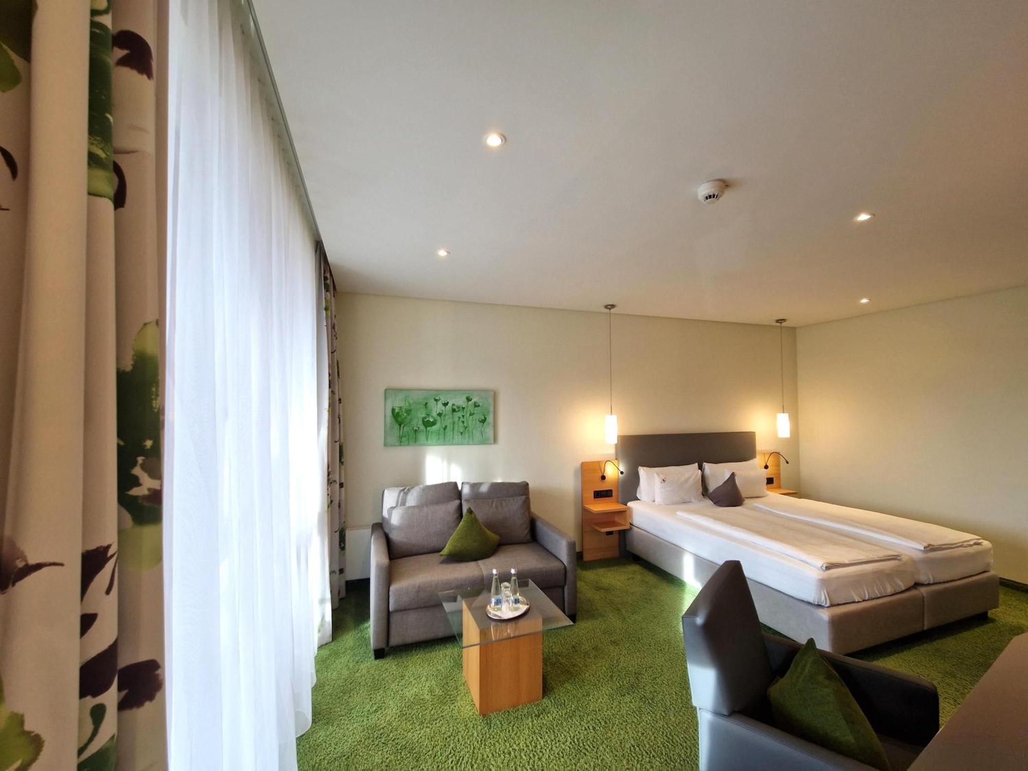 Mosers Blume Relax & Genuss Hotel ฮาสลัค อิม คินซิกทัล ภายนอก รูปภาพ