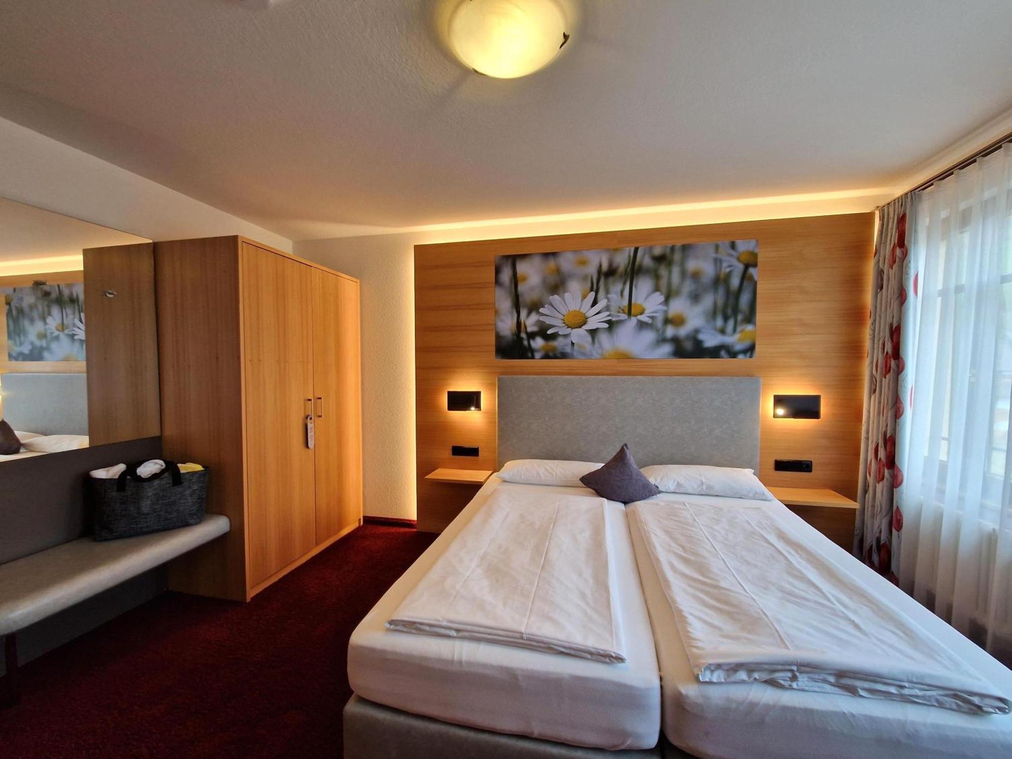 Mosers Blume Relax & Genuss Hotel ฮาสลัค อิม คินซิกทัล ภายนอก รูปภาพ
