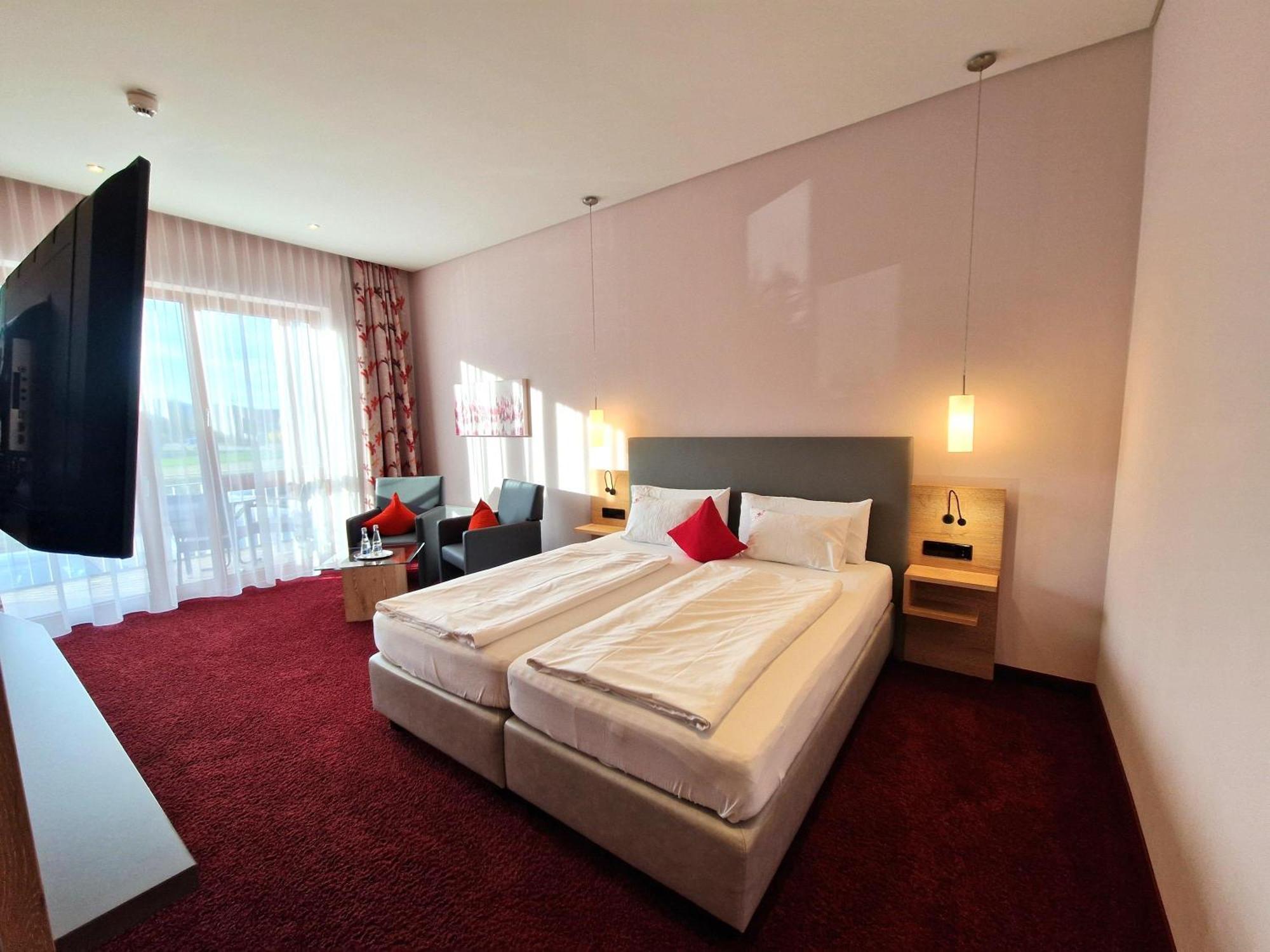Mosers Blume Relax & Genuss Hotel ฮาสลัค อิม คินซิกทัล ภายนอก รูปภาพ