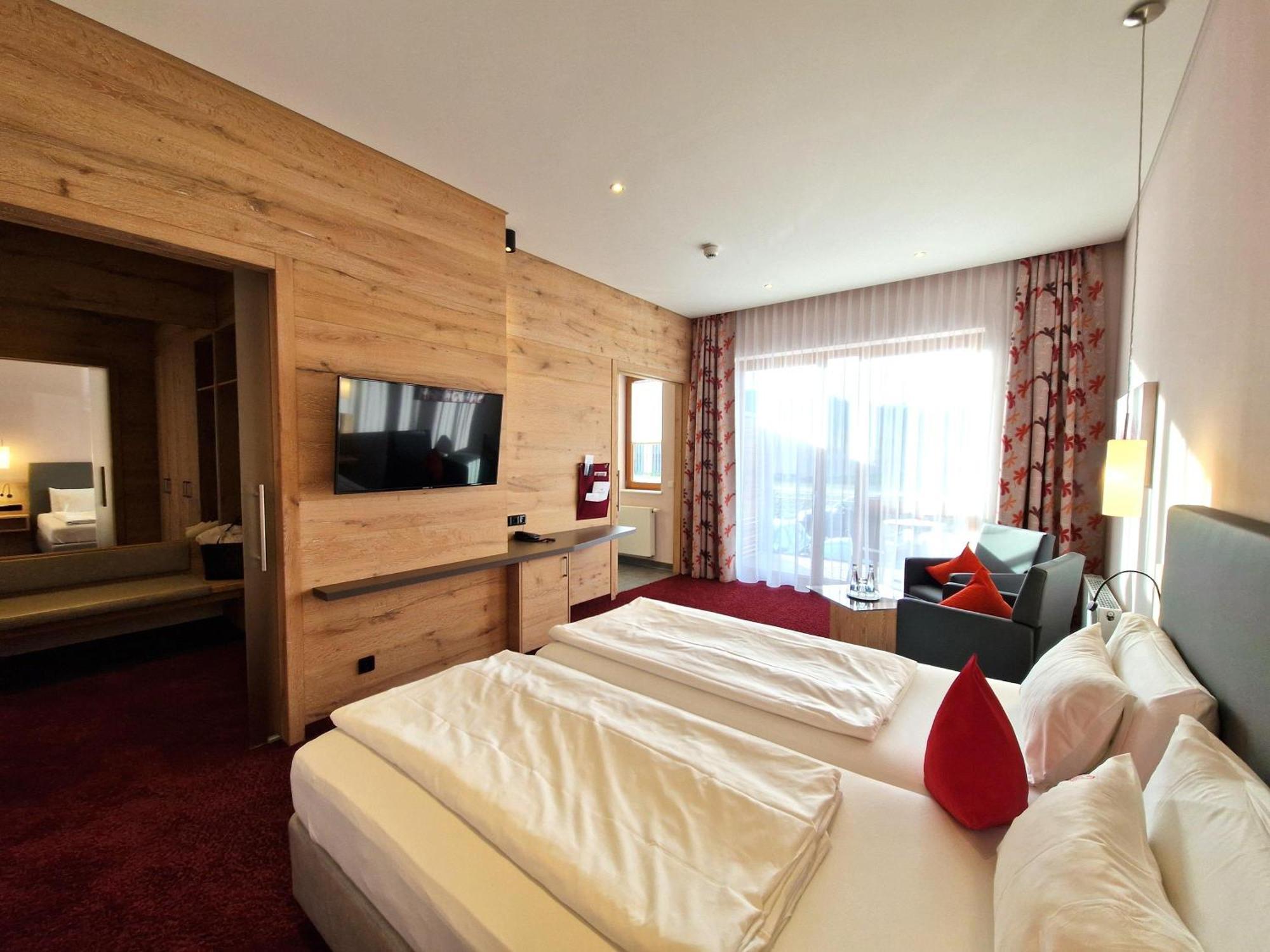 Mosers Blume Relax & Genuss Hotel ฮาสลัค อิม คินซิกทัล ภายนอก รูปภาพ