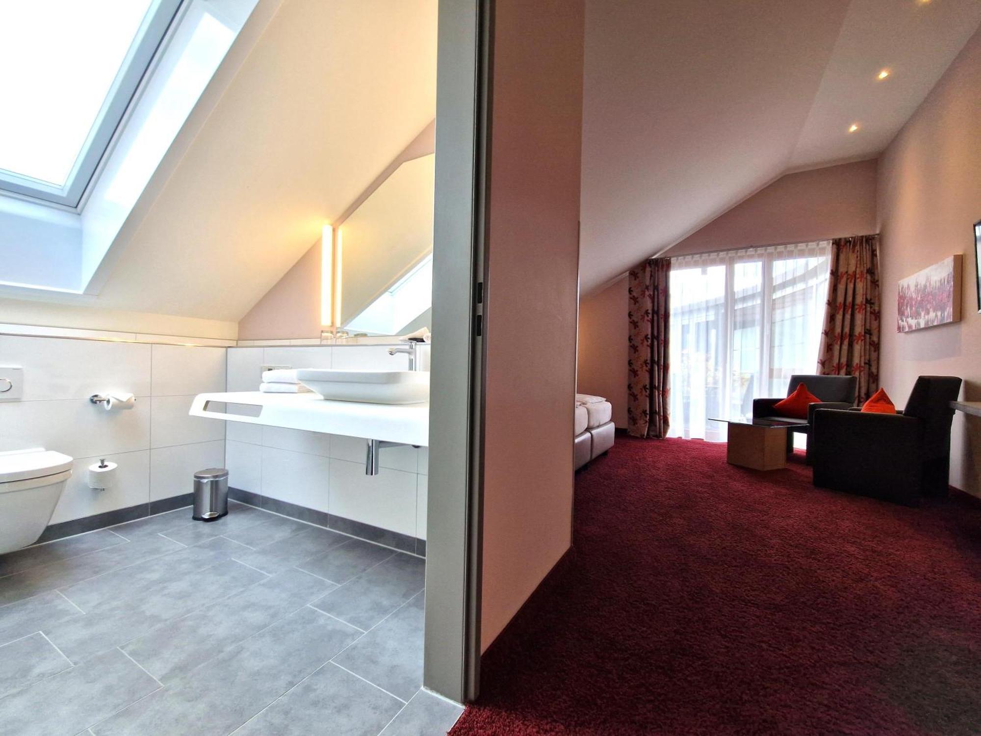 Mosers Blume Relax & Genuss Hotel ฮาสลัค อิม คินซิกทัล ภายนอก รูปภาพ