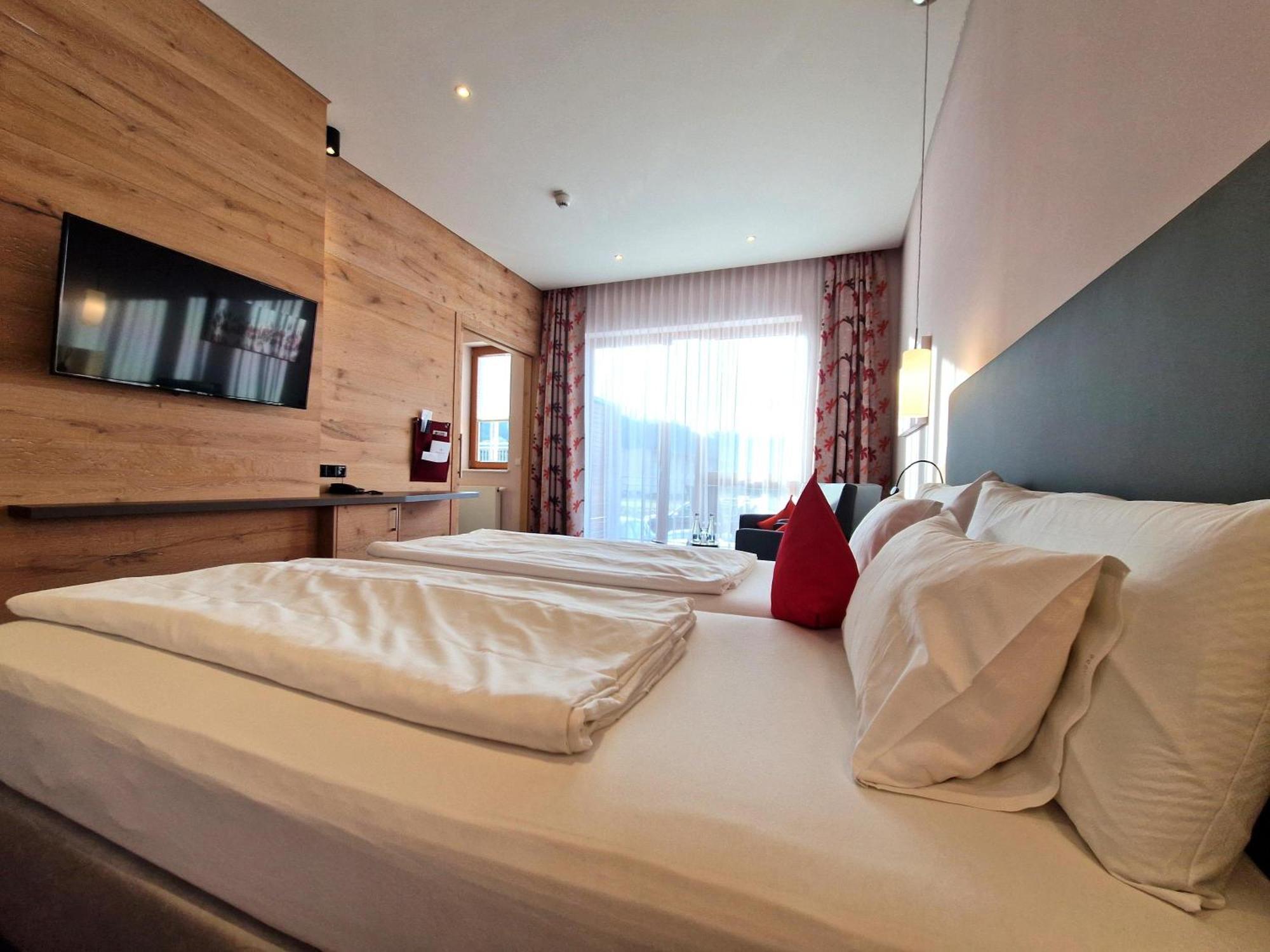 Mosers Blume Relax & Genuss Hotel ฮาสลัค อิม คินซิกทัล ภายนอก รูปภาพ