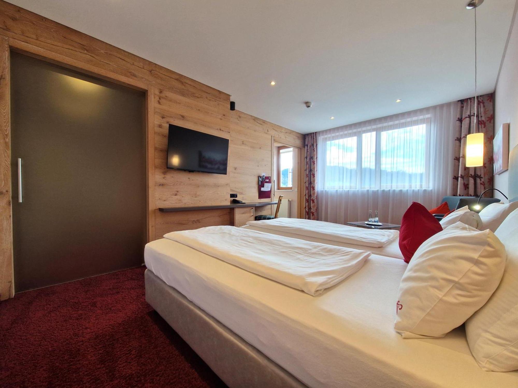 Mosers Blume Relax & Genuss Hotel ฮาสลัค อิม คินซิกทัล ภายนอก รูปภาพ