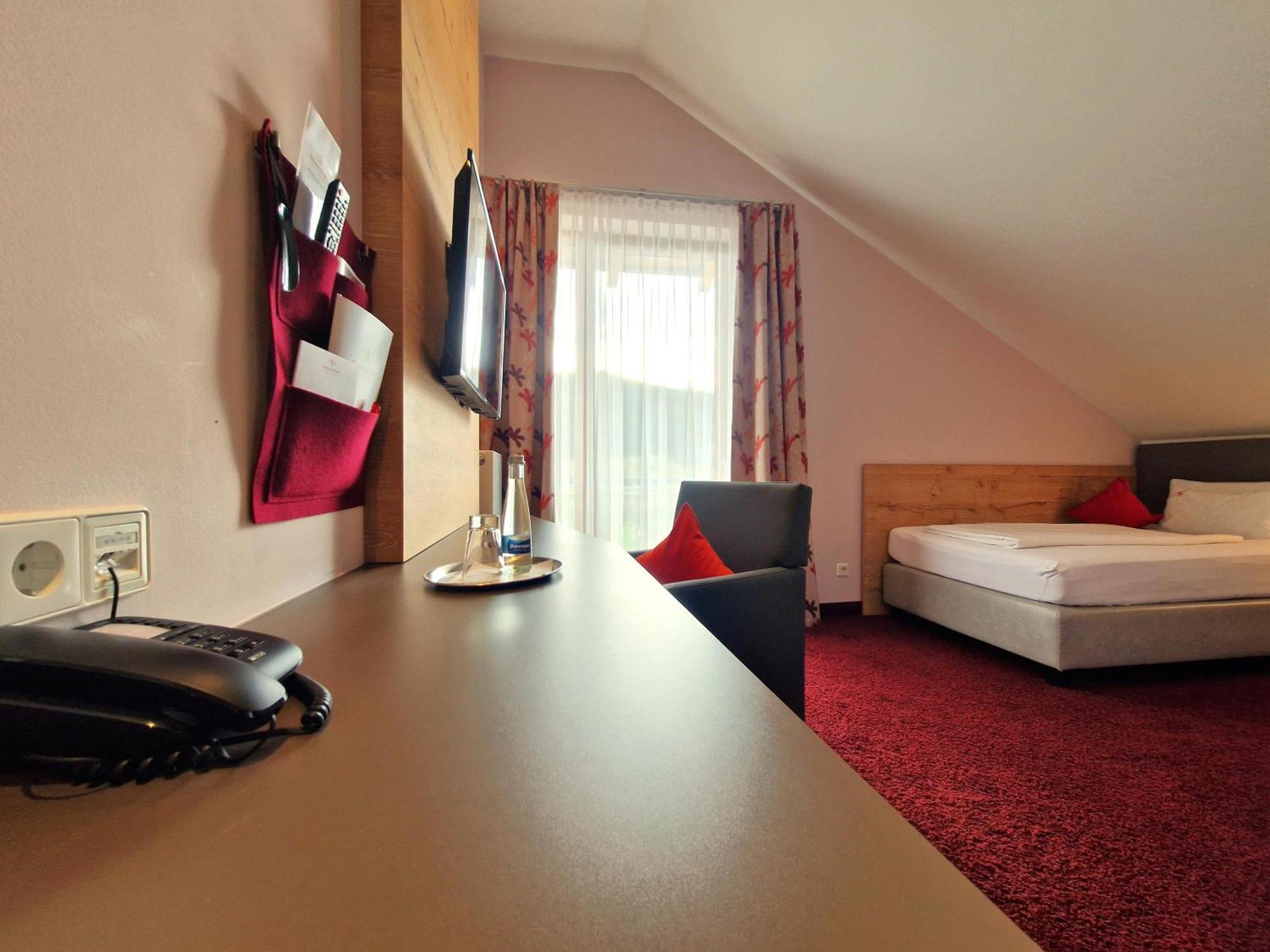 Mosers Blume Relax & Genuss Hotel ฮาสลัค อิม คินซิกทัล ภายนอก รูปภาพ