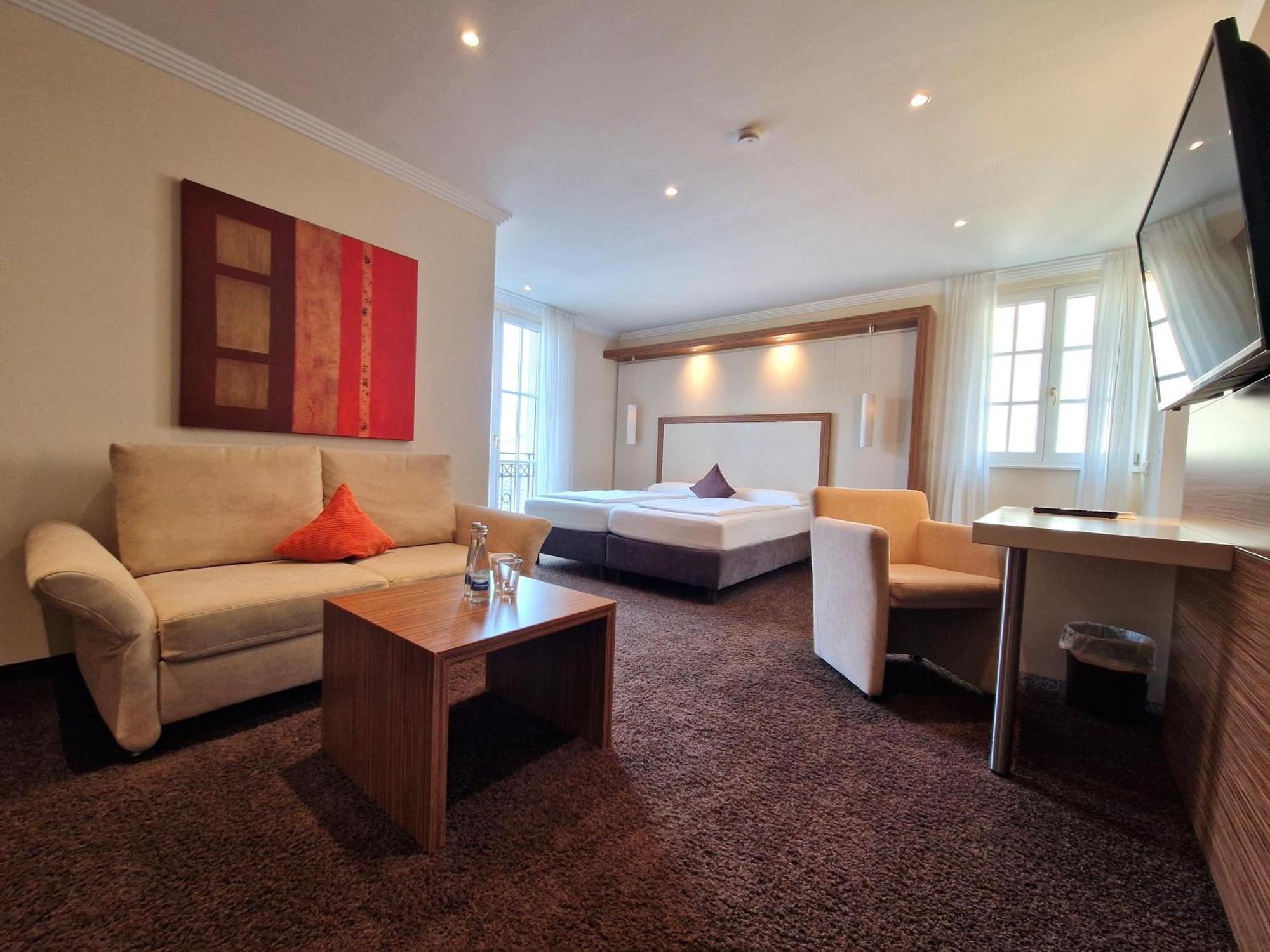 Mosers Blume Relax & Genuss Hotel ฮาสลัค อิม คินซิกทัล ภายนอก รูปภาพ