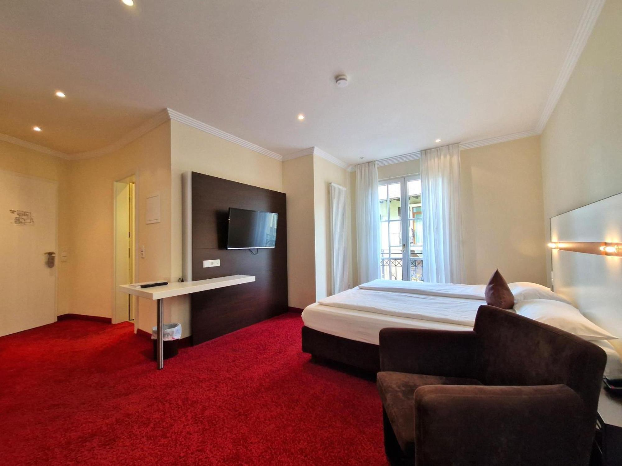 Mosers Blume Relax & Genuss Hotel ฮาสลัค อิม คินซิกทัล ภายนอก รูปภาพ